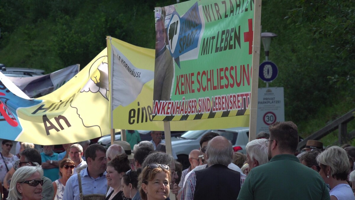Demonstration für den Erhalt des LKH Bad Aussee