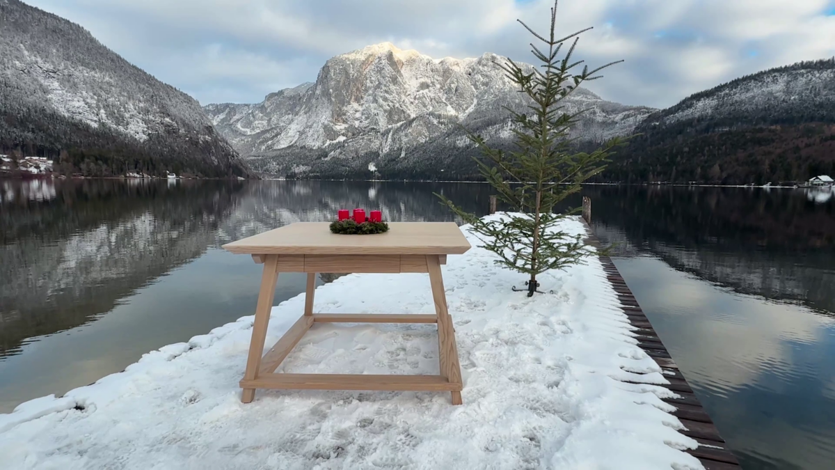 Kreuztisch aus einer 1400-jährigen Tanne für „Licht ins Dunkel“