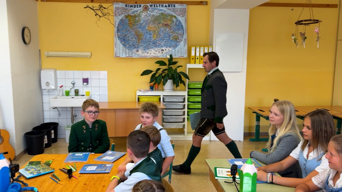 ARF Dialektschule  Die heimische Mundart erhalten