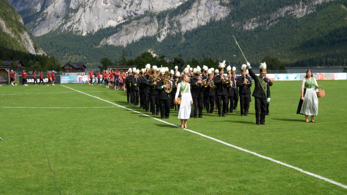 Eröffnung des neuen Kabinen- und Kantinentraktes am Altausseer Fußballplatz